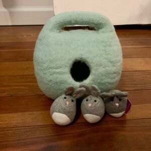 LOVEVERY felt bunny burrow toy